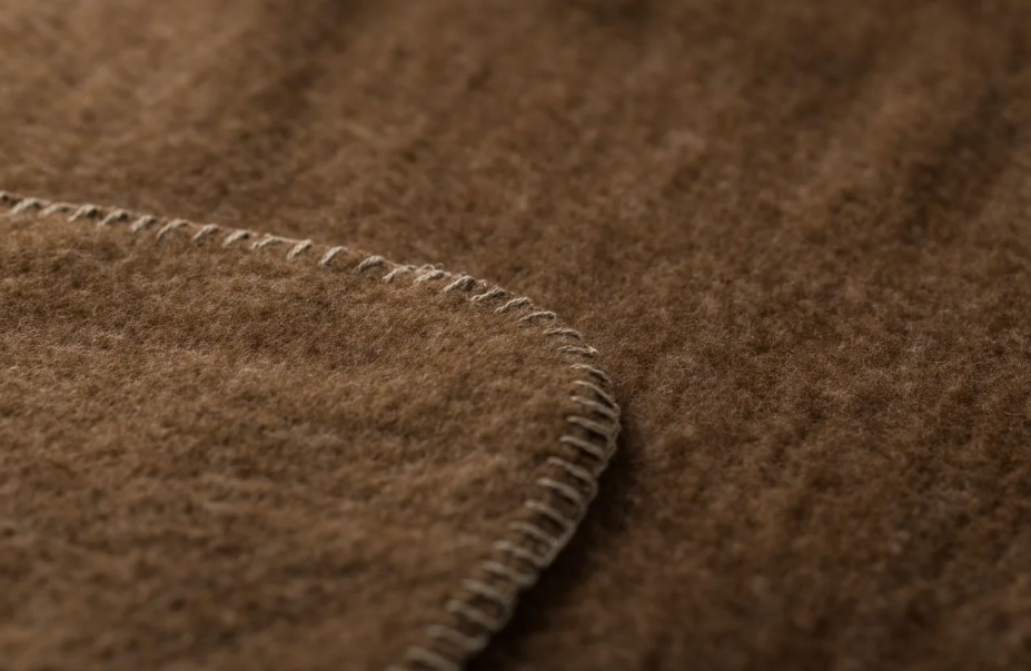 Wollen plaid David Fussenegger